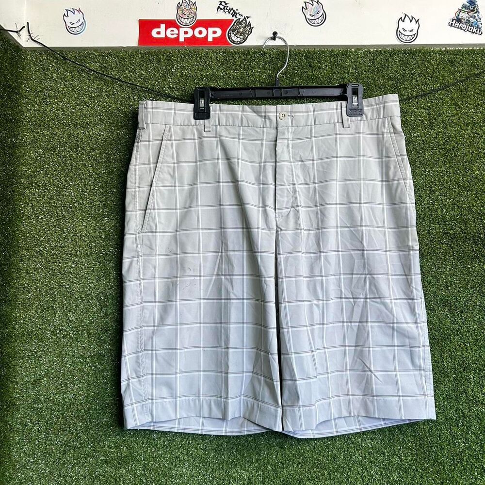 Nike Men's Grey and White Shorts